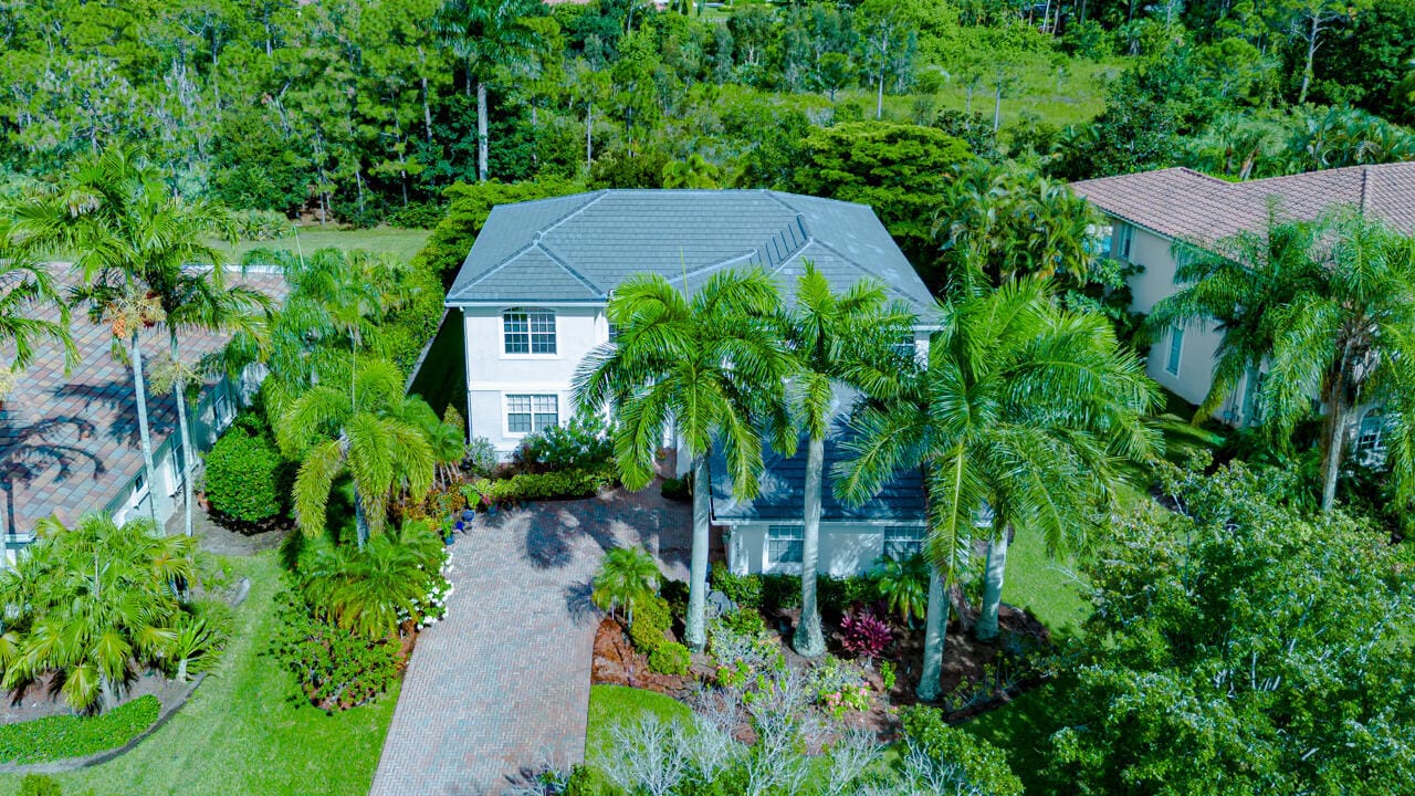 4989 SW Saint Creek Drive — photo 4