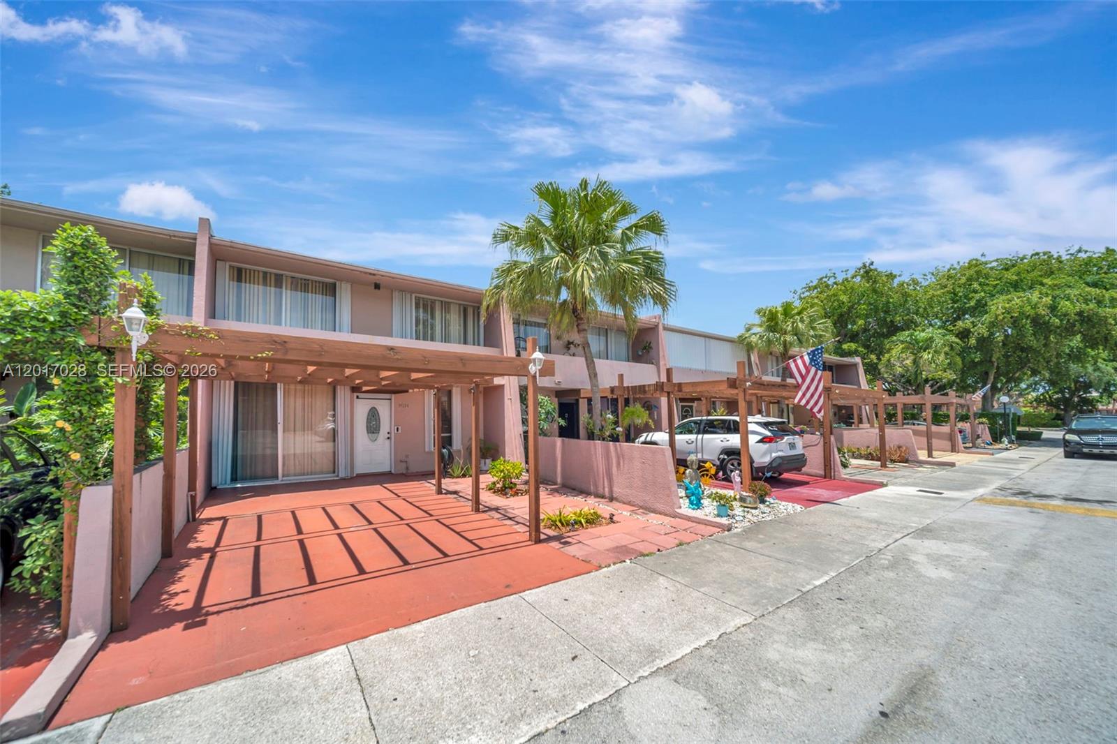 14154 Kendale Lakes Circle, Miami, FL 33183, Miami