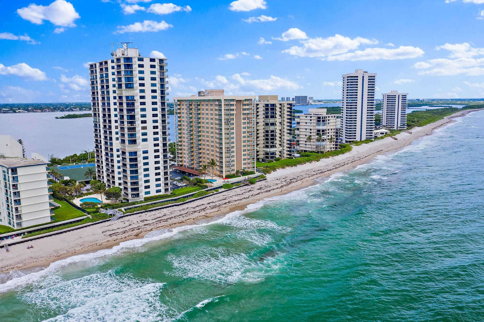 5420 N Ocean Drive 305 — photo 2