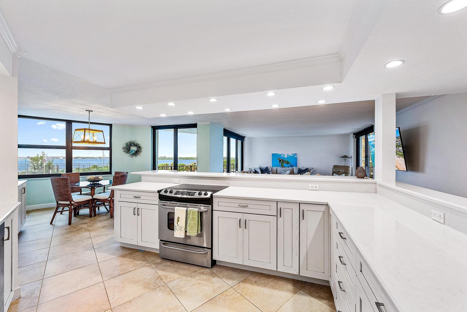 5420 N Ocean Drive 305 — photo 8