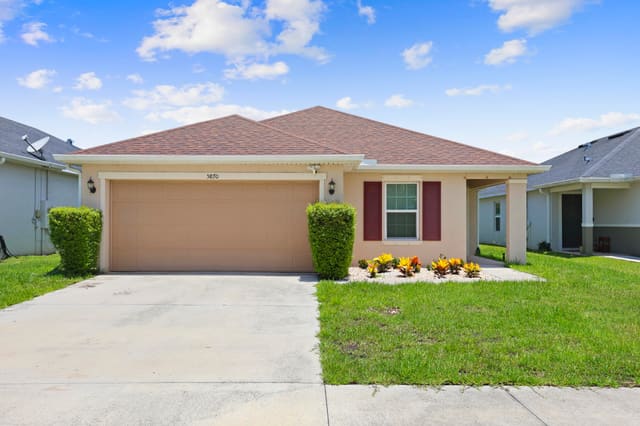 5870 NW Pine Trail Circle, Port St. Lucie, FL 34983