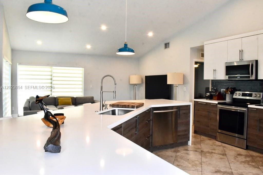 10205 SW 12th Street, Pembroke Pines, FL 33025 photo 14