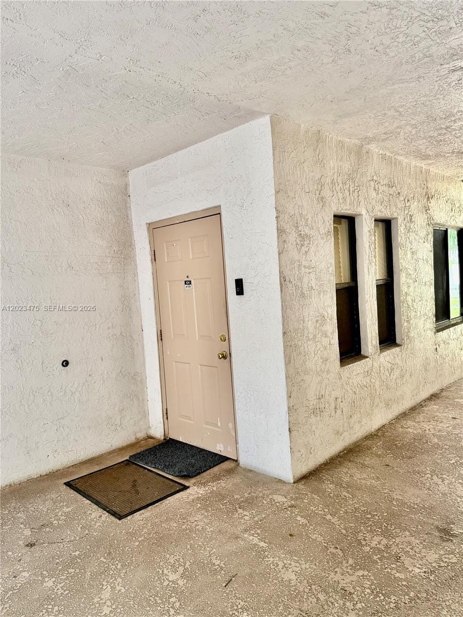 4725 SW 62nd Avenue 104 — photo 3