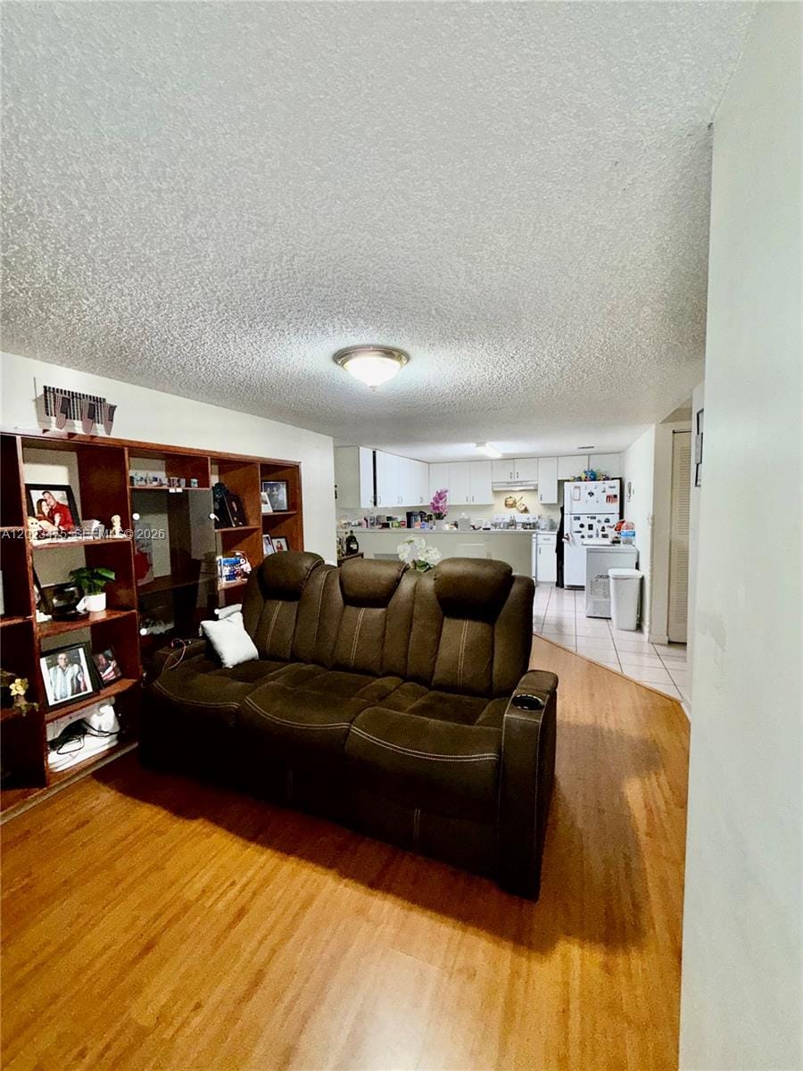 4725 SW 62nd Avenue 104 — photo 5