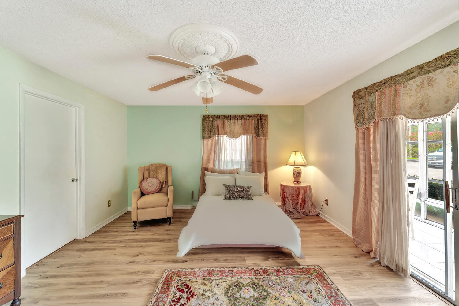 98 Spring Lake Drive, Vero Beach, FL 32962 photo 11