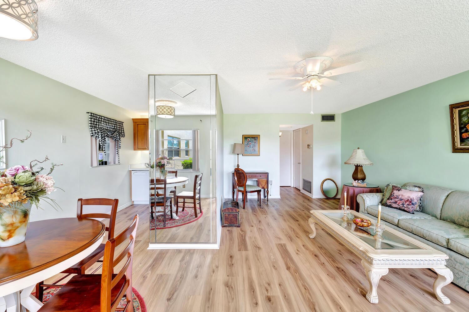 98 Spring Lake Drive, Vero Beach, FL 32962 photo 4