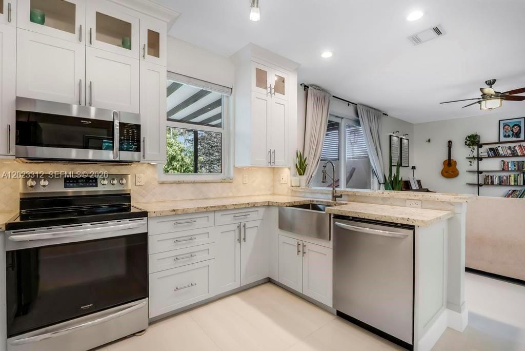 690 NW 159th Lane, Pembroke Pines, FL 33028 photo 4