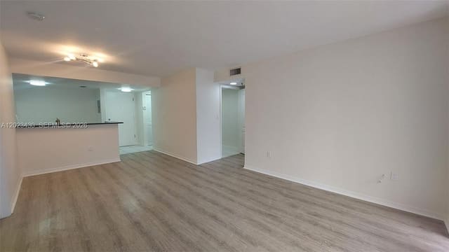 2642 Collins Avenue 408, Miami Beach, FL 33140