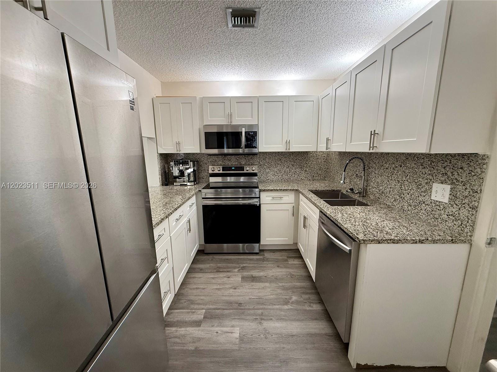 4300 S Landar Drive — photo 2