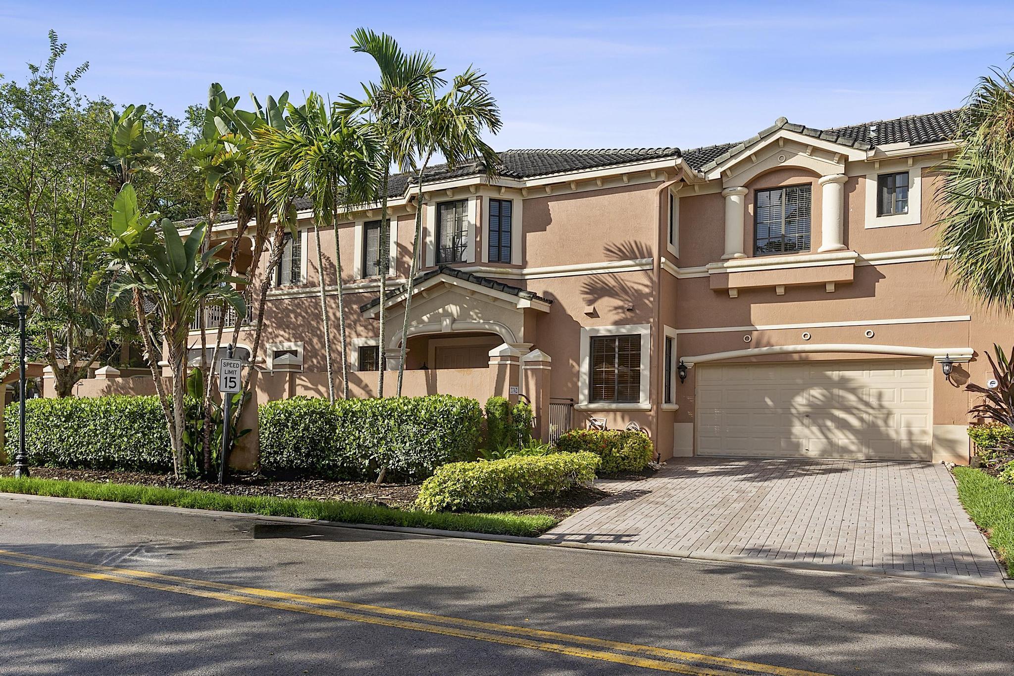 2742 Kinsington Circle, Weston, FL 33332, Weston
