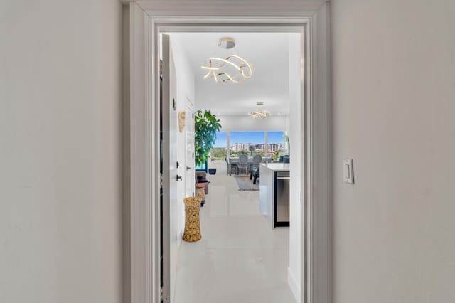 701 E Camino Real 12g, Boca Raton, FL 33432
