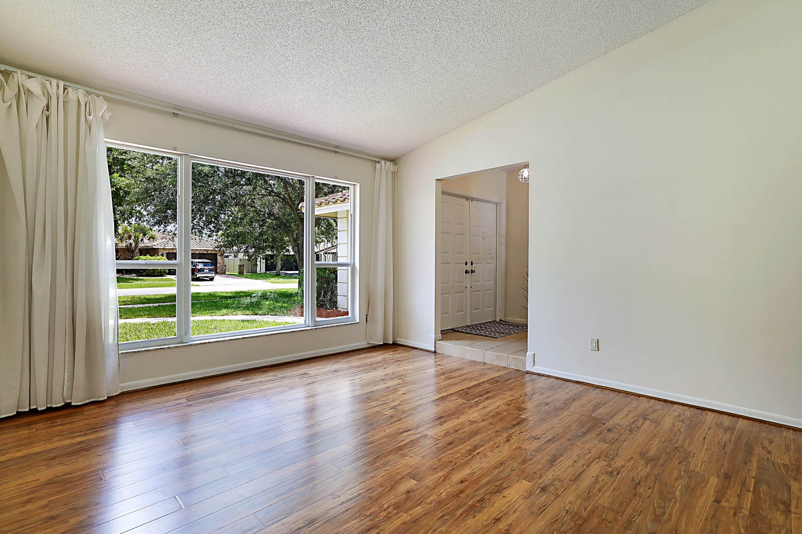 20869 Sonrisa Way — photo 5