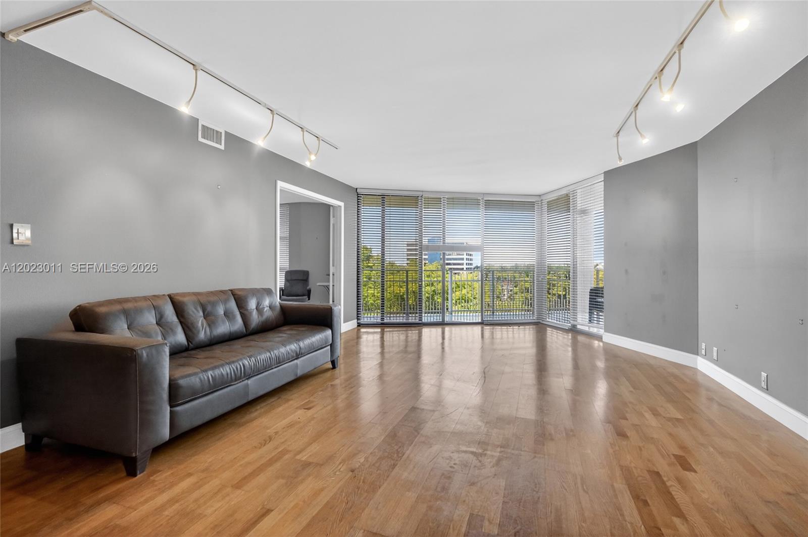 2000 Towerside Terrace 709, Miami, FL 33138, Miami