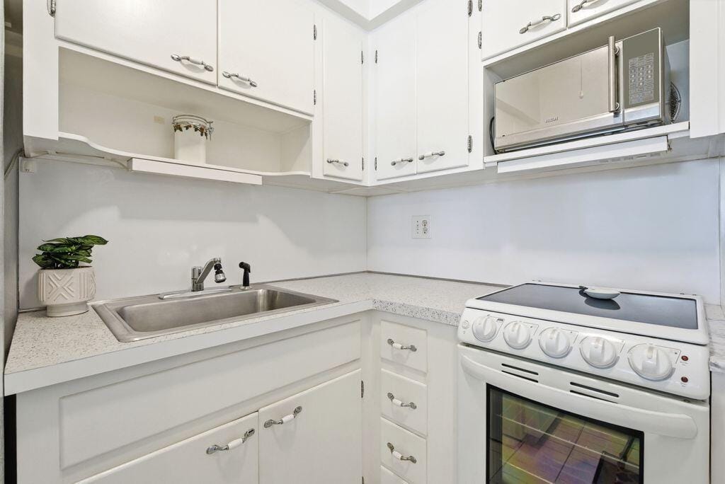 801 Atlantic Shores Boulevard 208 — photo 2