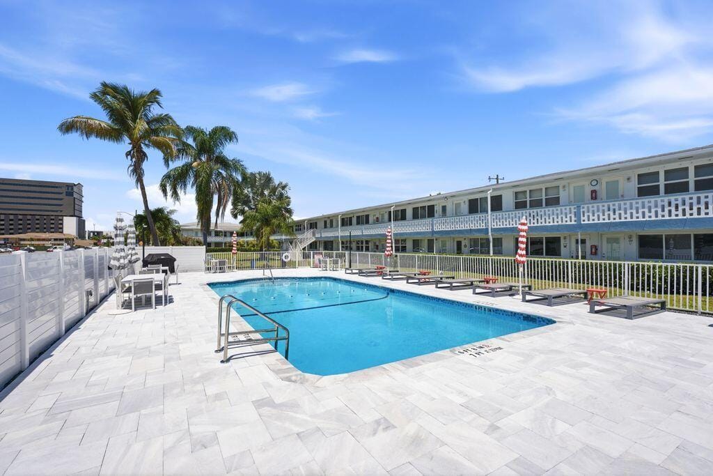 801 Atlantic Shores Boulevard 208 — photo 7
