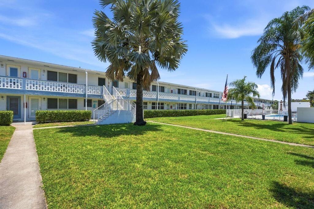 801 Atlantic Shores Boulevard 208 — photo 9