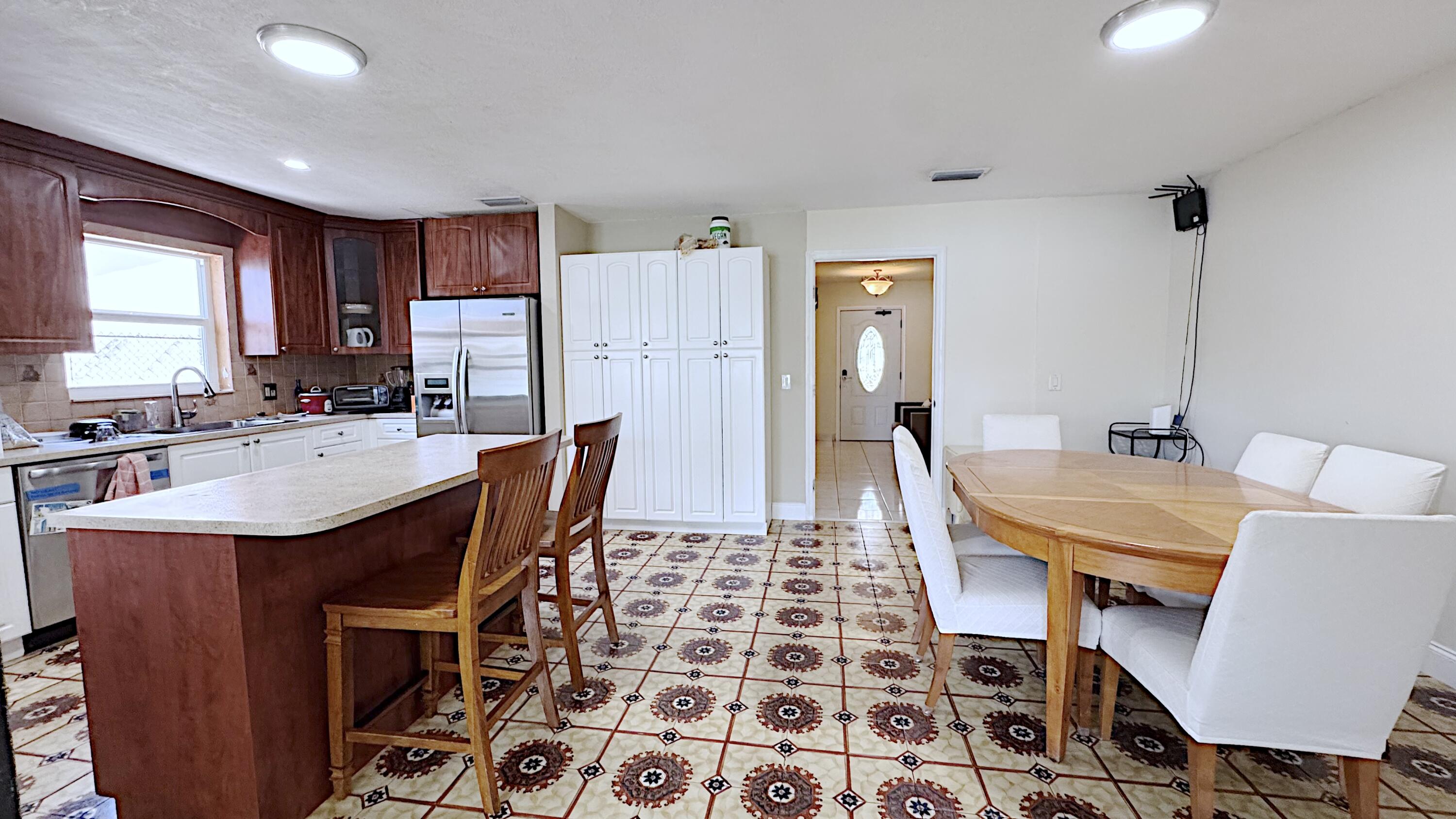411 SE 4th Street, Dania Beach, FL 33004 photo 11