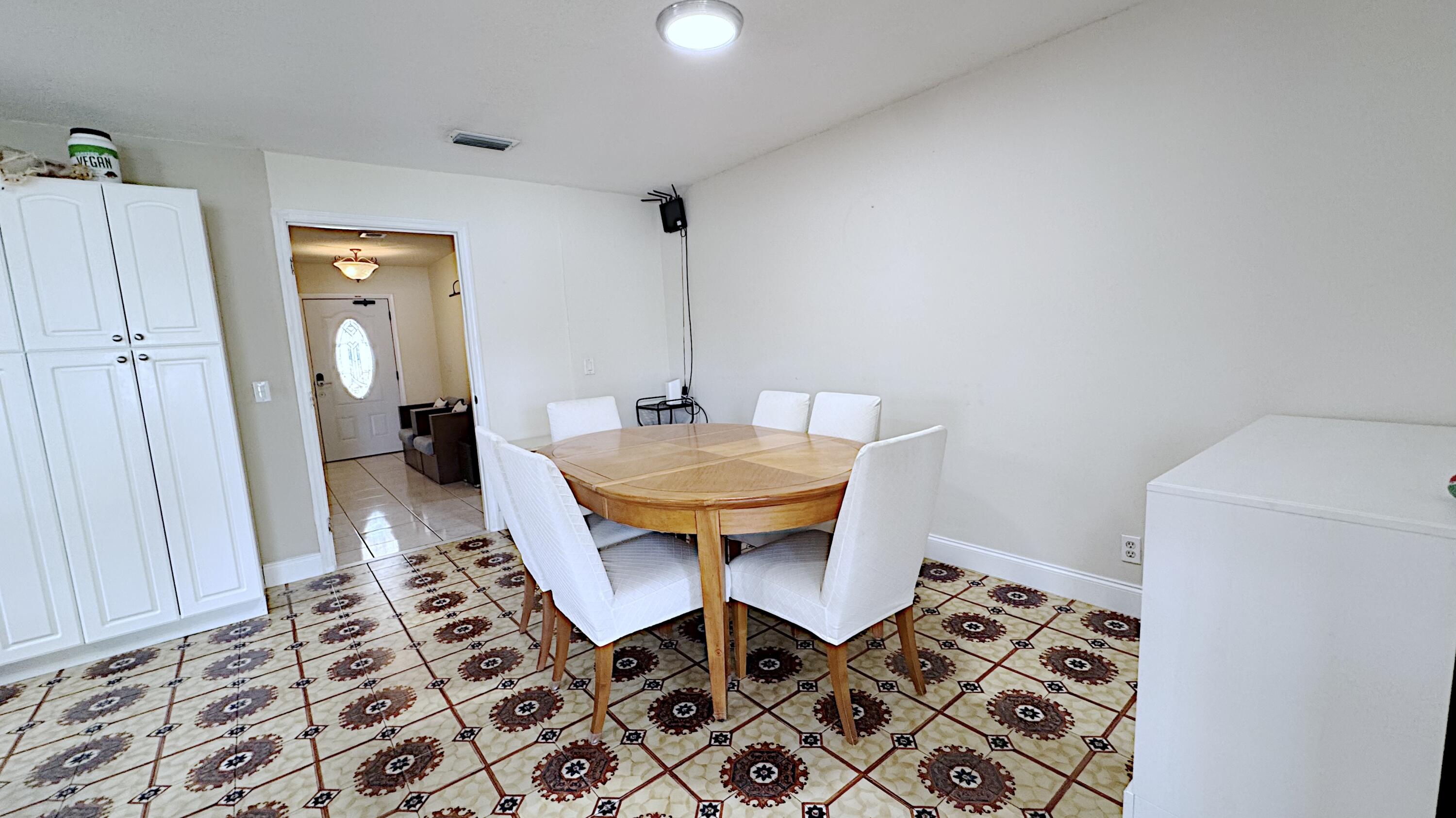 411 SE 4th Street, Dania Beach, FL 33004 photo 13