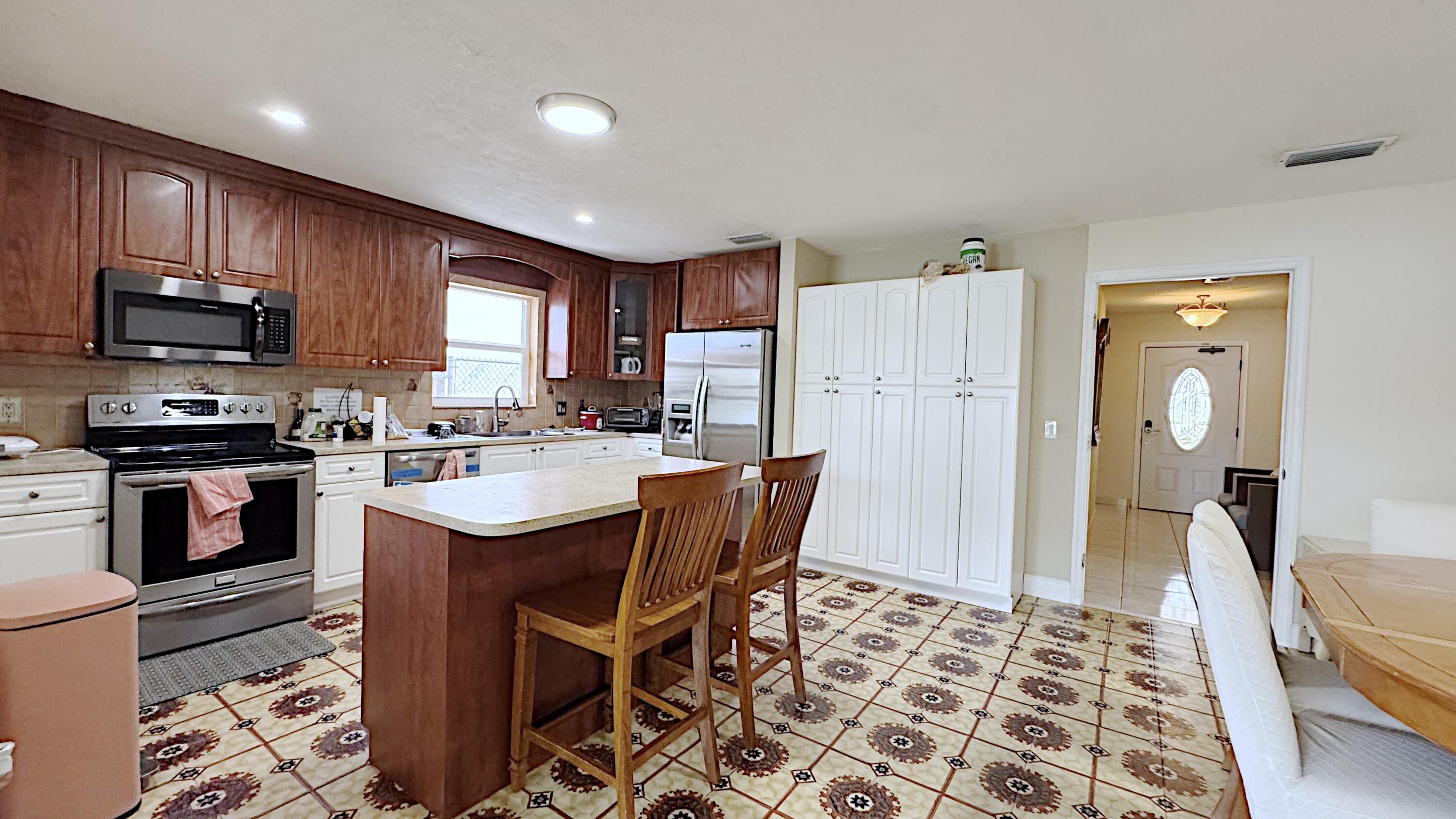 411 SE 4th Street, Dania Beach, FL 33004 photo 16