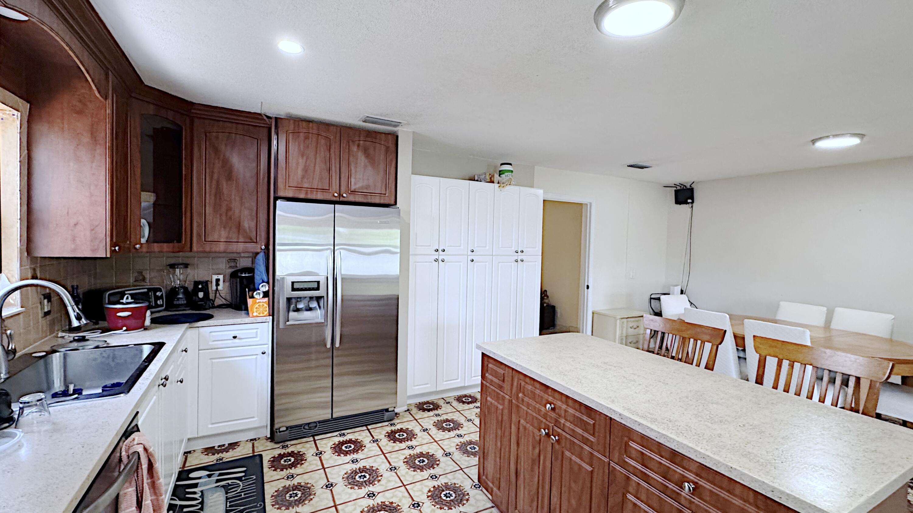 411 SE 4th Street, Dania Beach, FL 33004 photo 17
