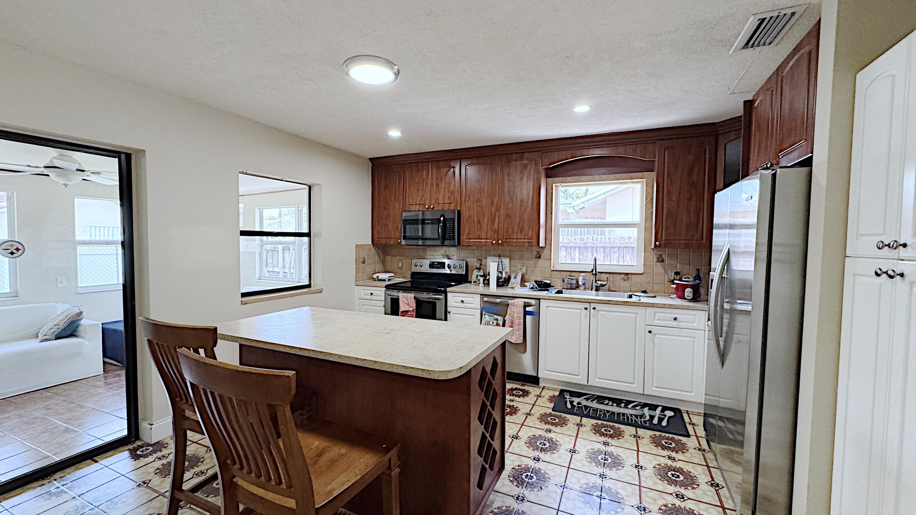 411 SE 4th Street, Dania Beach, FL 33004 photo 19