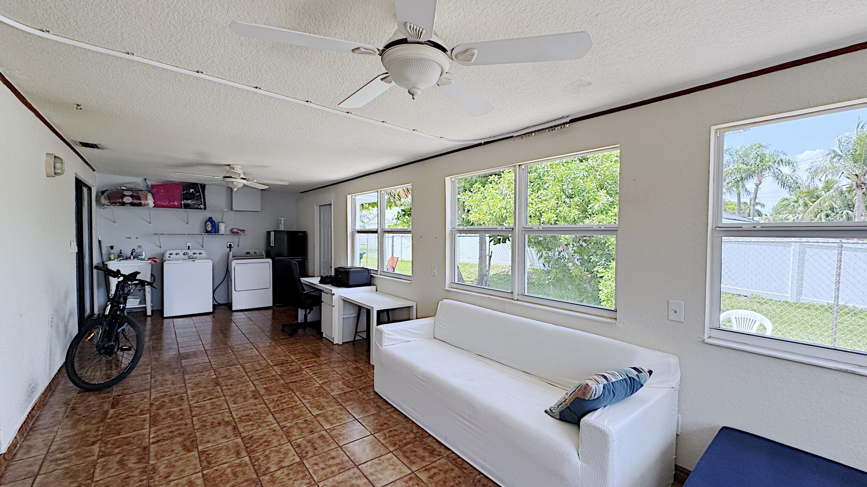 411 SE 4th Street, Dania Beach, FL 33004 photo 21