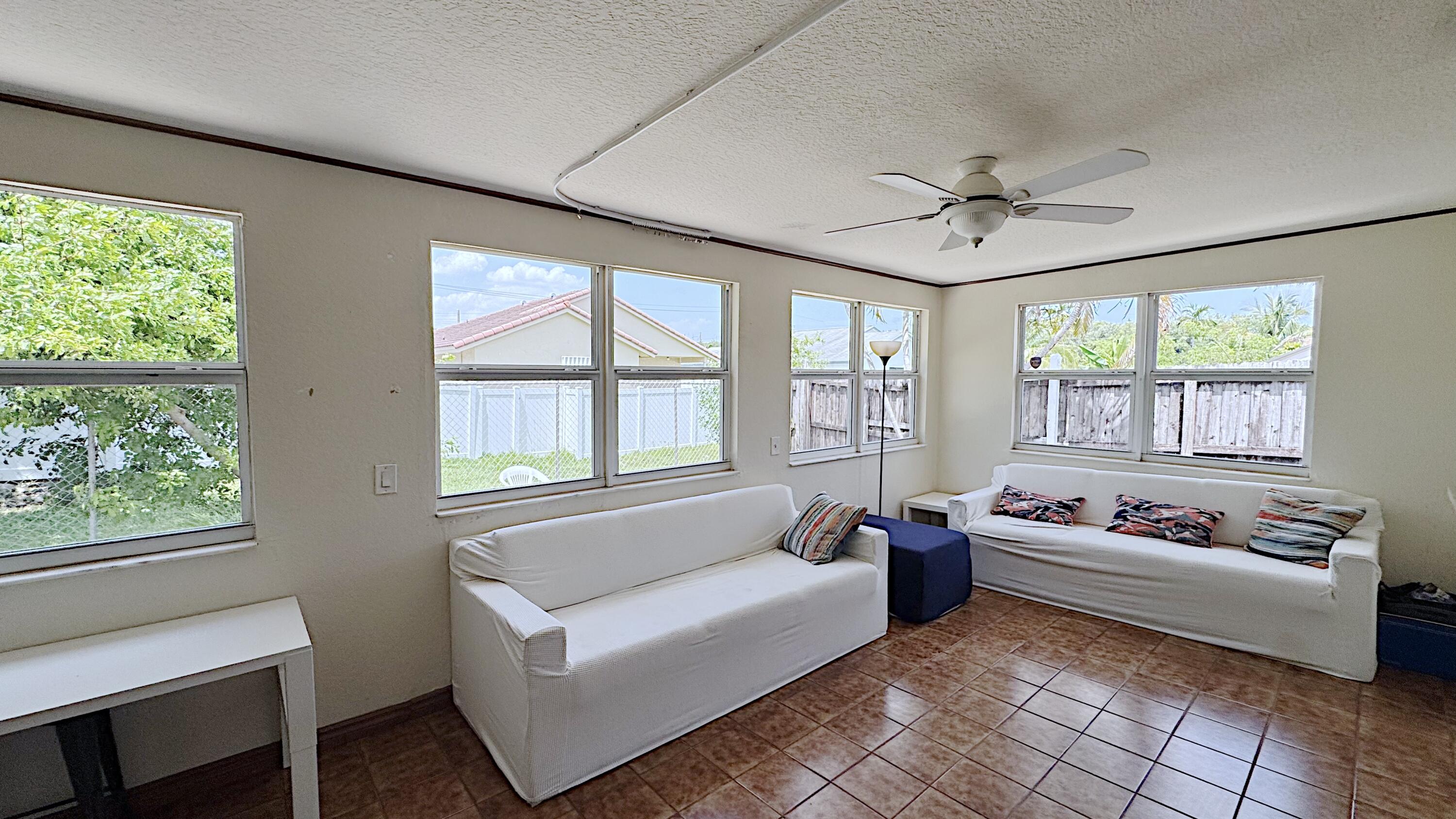 411 SE 4th Street, Dania Beach, FL 33004 photo 22
