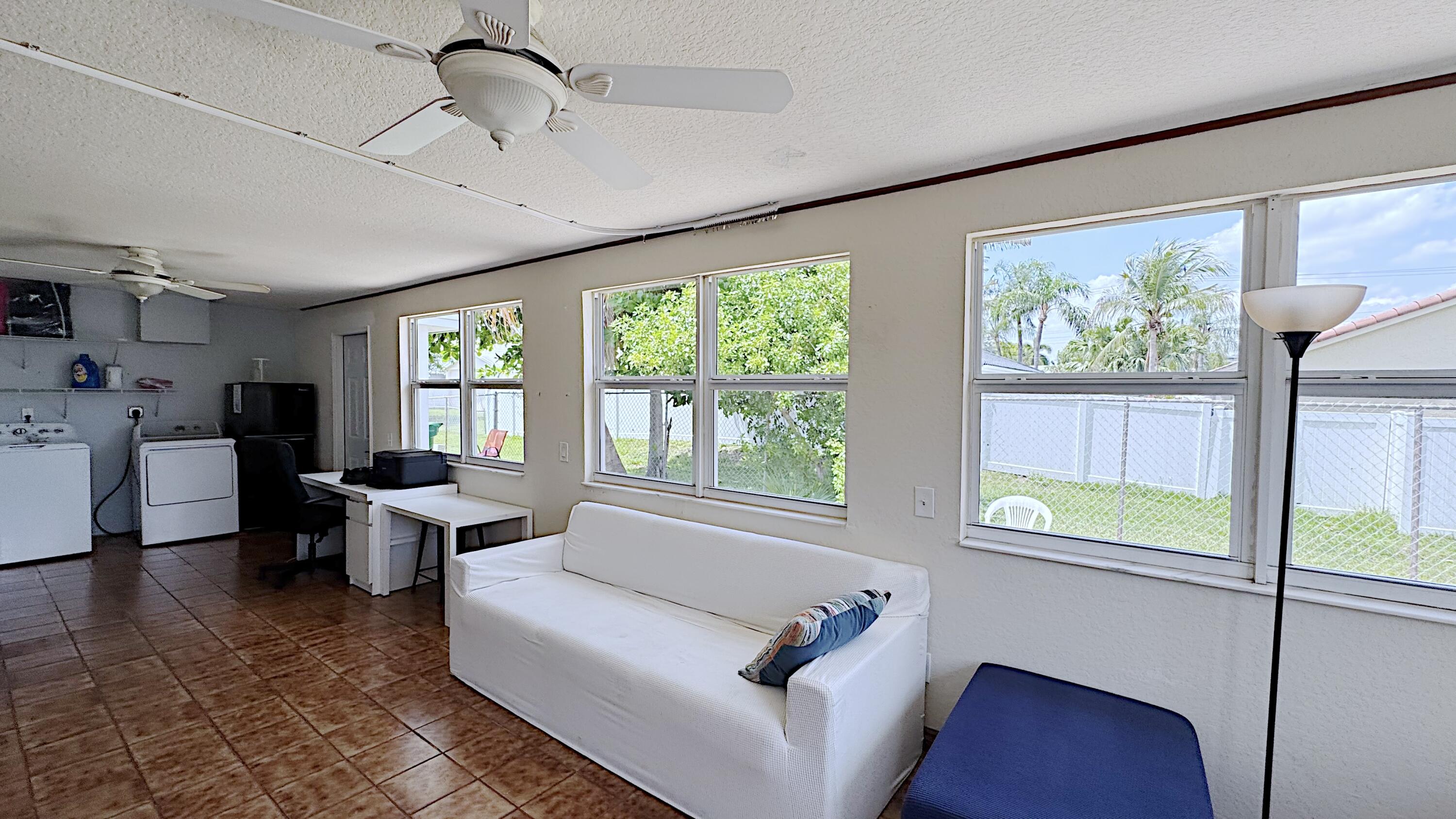 411 SE 4th Street, Dania Beach, FL 33004 photo 24