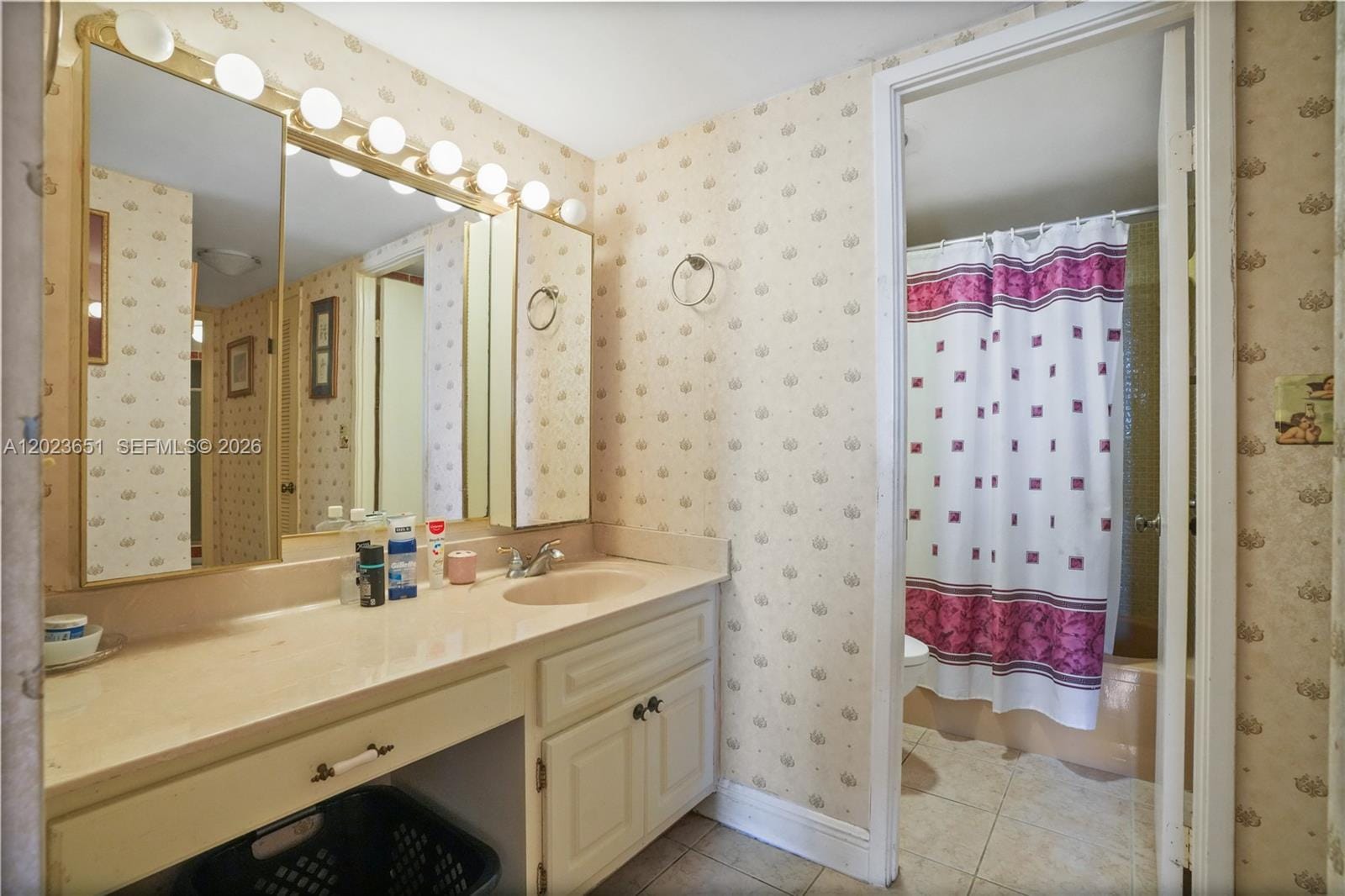 1351 NE Miami Gardens Drive 1006E — photo 11