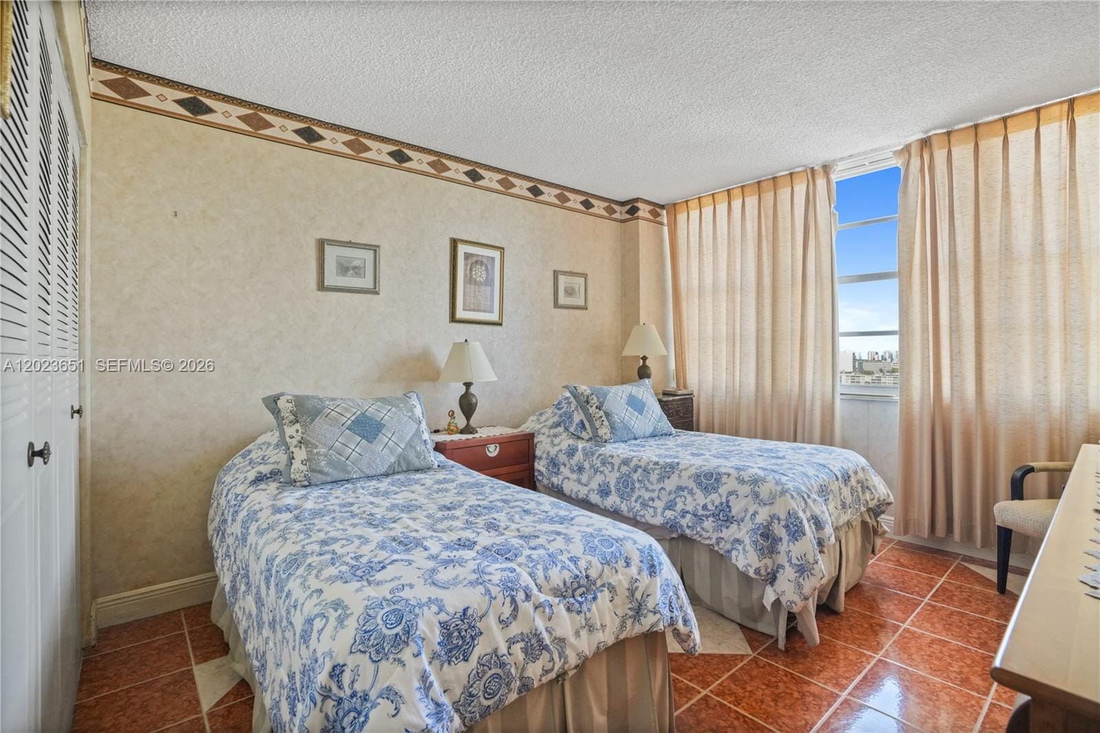 1351 NE Miami Gardens Drive 1006E — photo 3