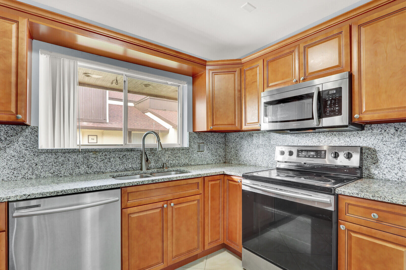 5272 Bosque Lane 31, West Palm Beach, FL 33415, West Palm Beach