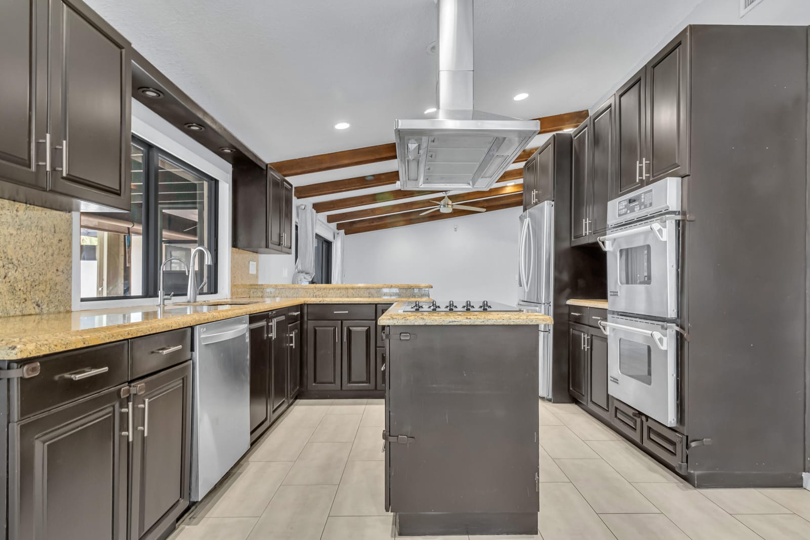 1083 NW 97th Avenue, Plantation, FL 33322 photo 9