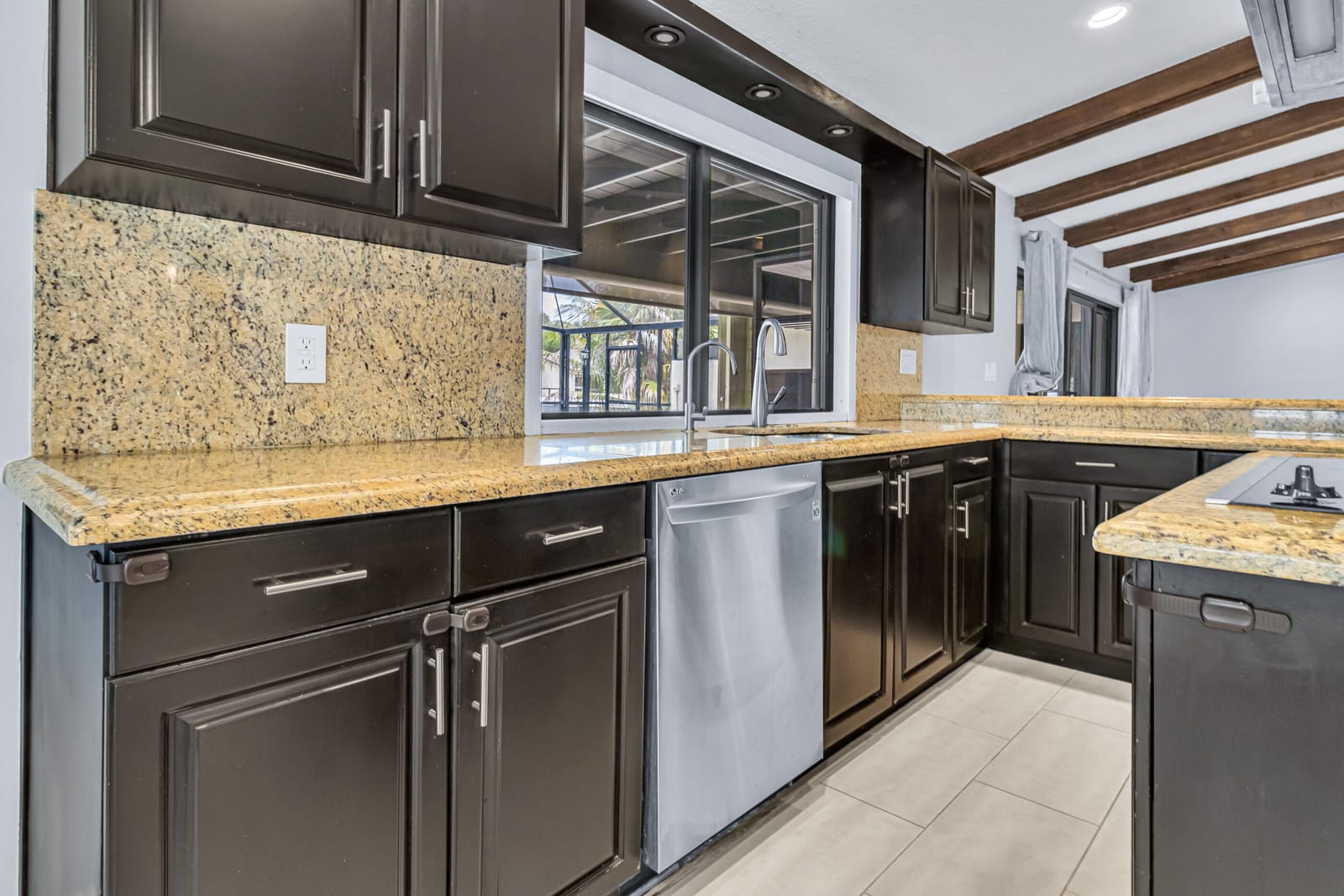 1083 NW 97th Avenue, Plantation, FL 33322 photo 10