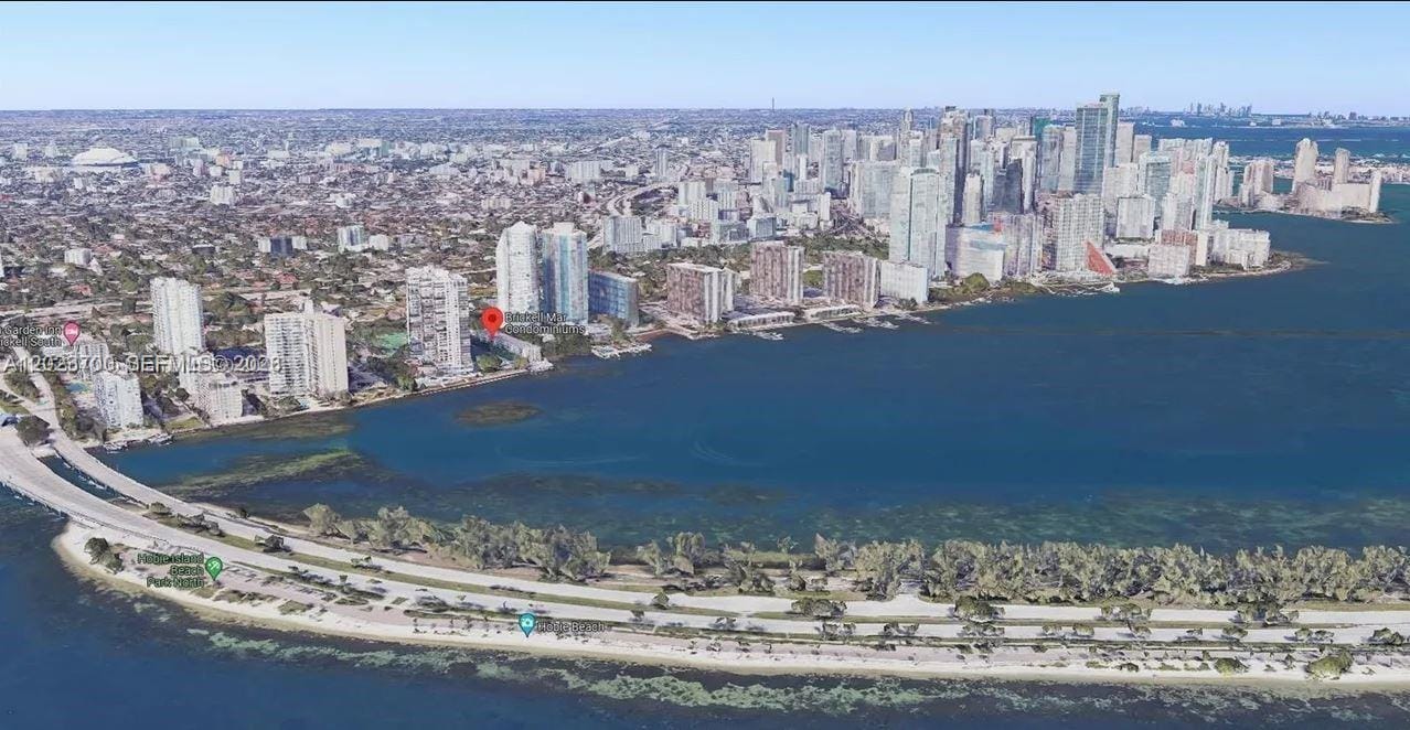 2201 Brickell Avenue 61 — photo 2