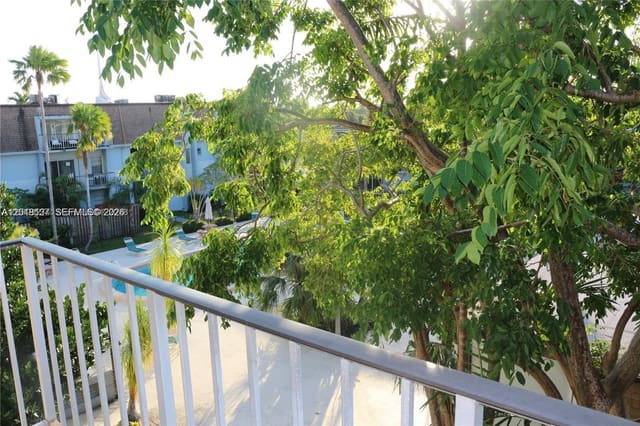 9611 SW 77th Avenue 306A, Miami, FL 33156