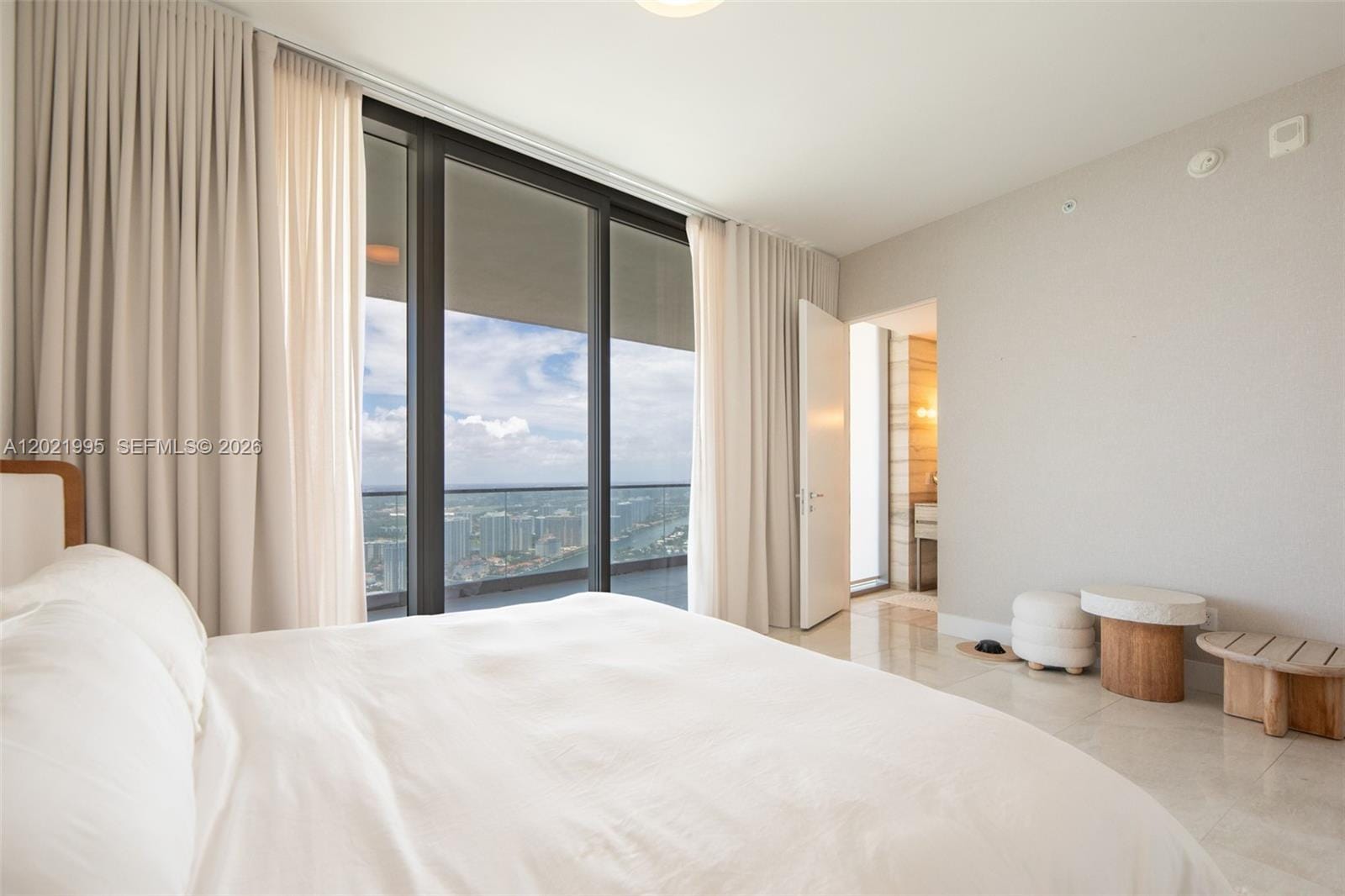 18975 Collins Avenue 5205, Sunny Isles Beach, FL 33160 photo 26