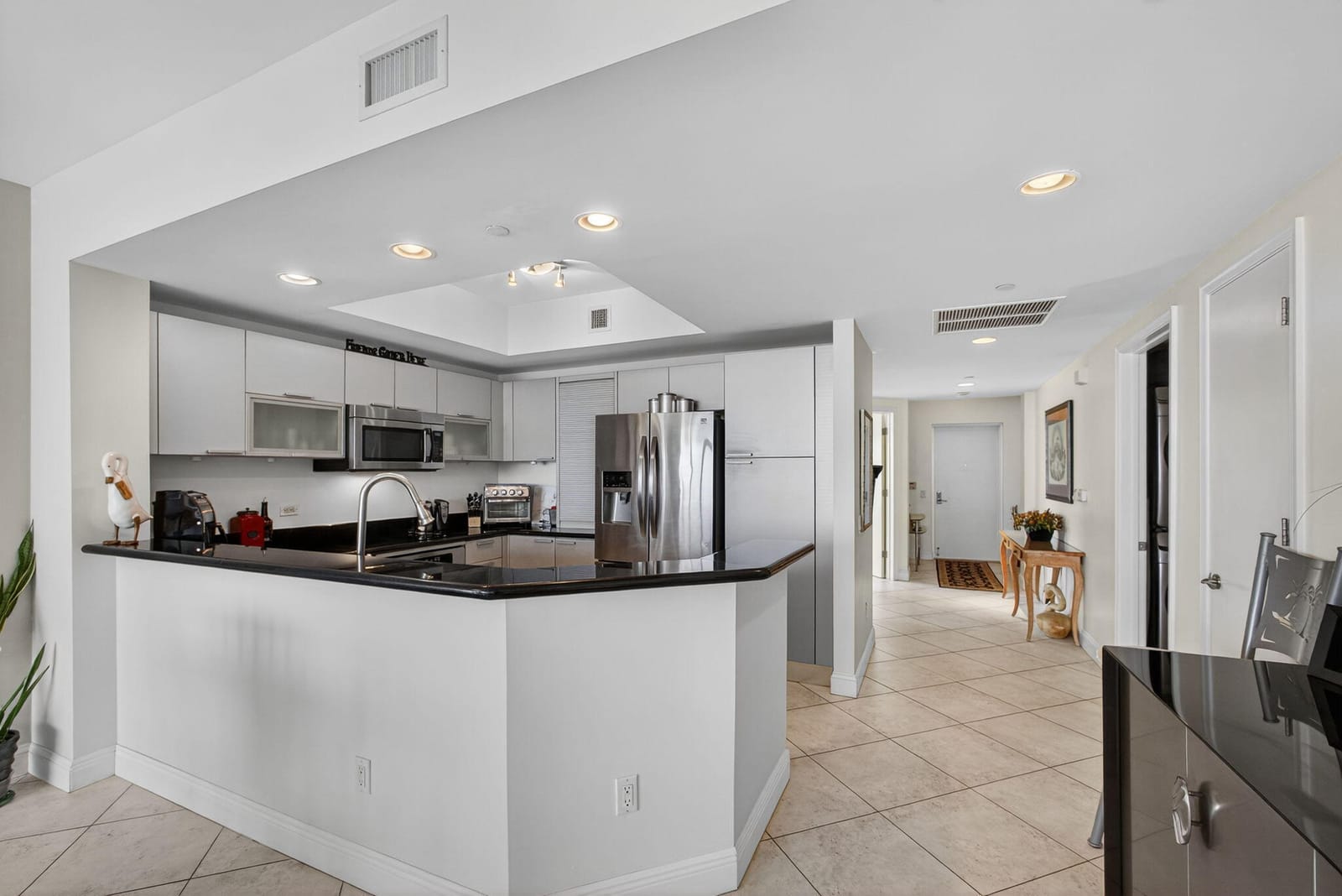 2640 Lake Shore Drive 1716 — photo 10