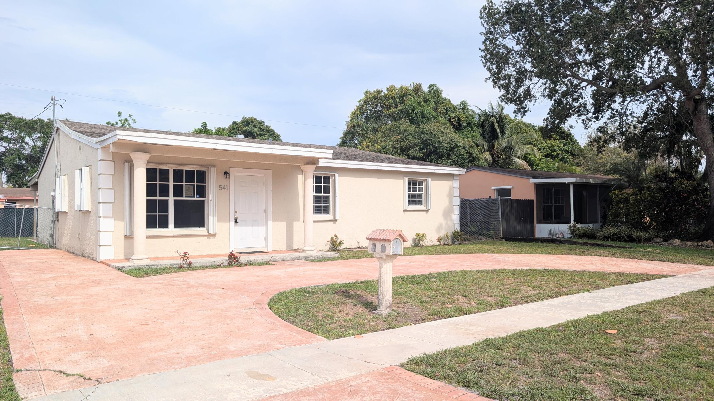 541 N 68th Way, Hollywood, FL 33024, Hollywood