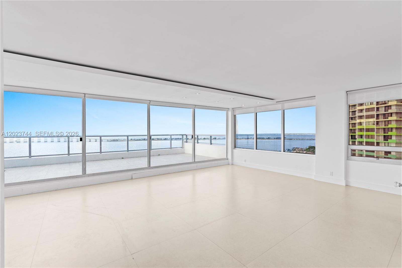 1541 Brickell Avenue C1607 — photo 1