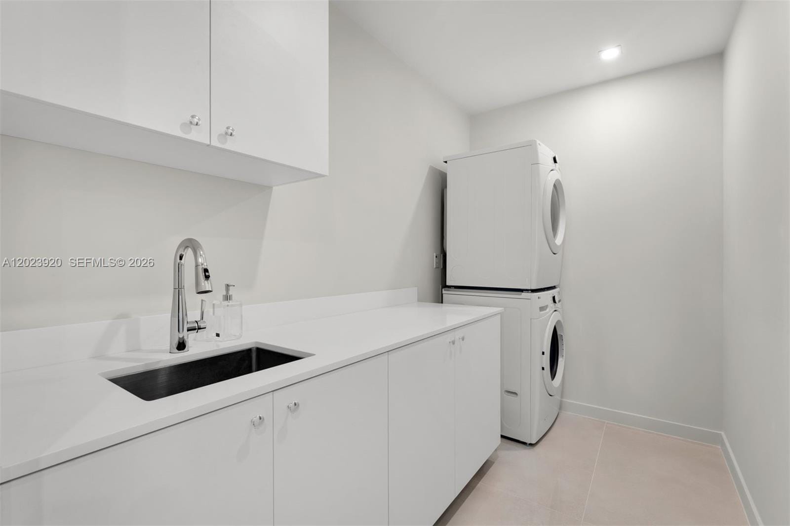 527 Orton Avenue 403, Fort Lauderdale, FL 33304 photo 13