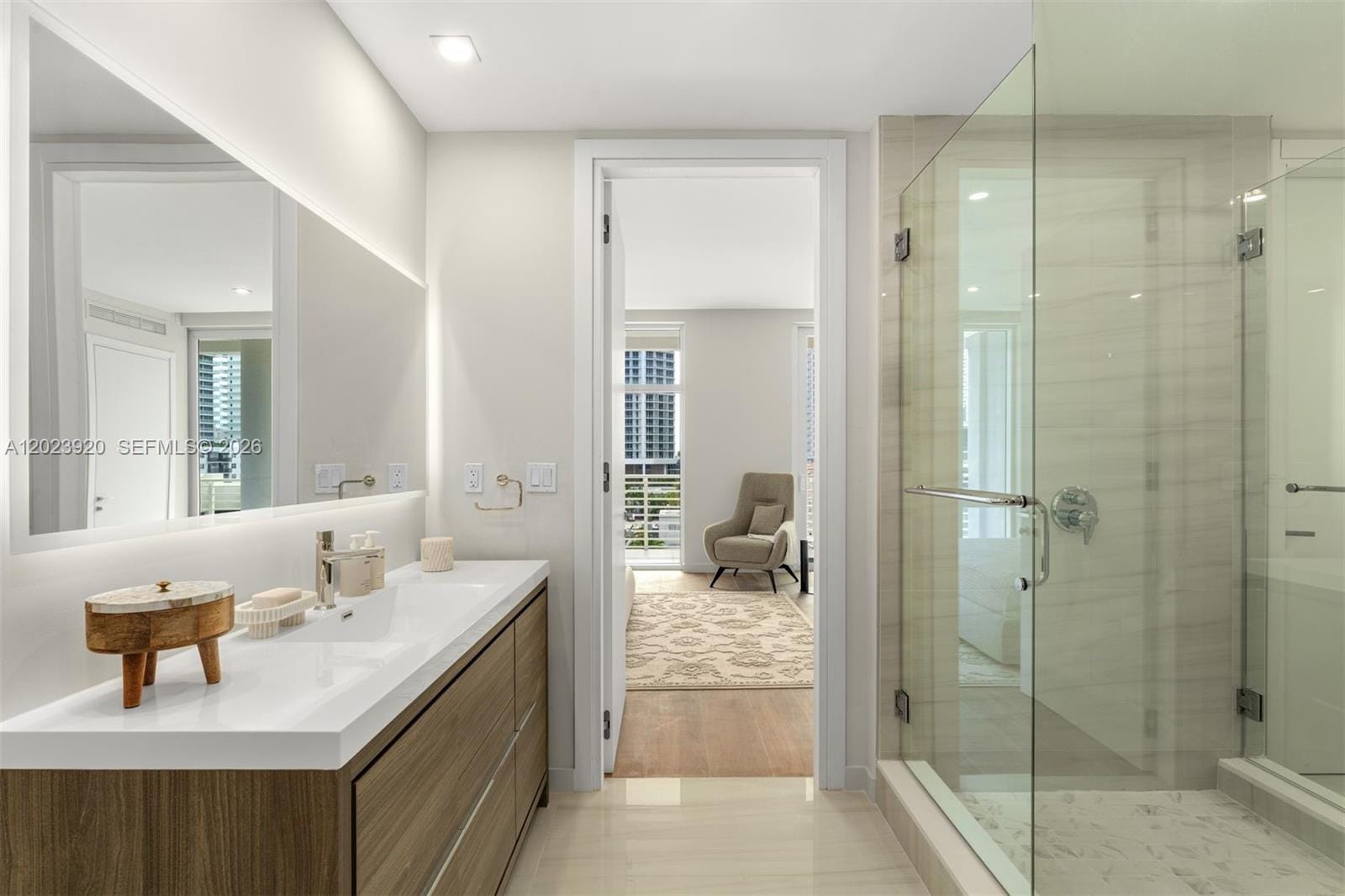 527 Orton Avenue 403 — photo 4