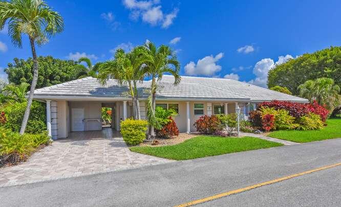 437 French Royale Circle, Atlantis, FL 33462, Atlantis