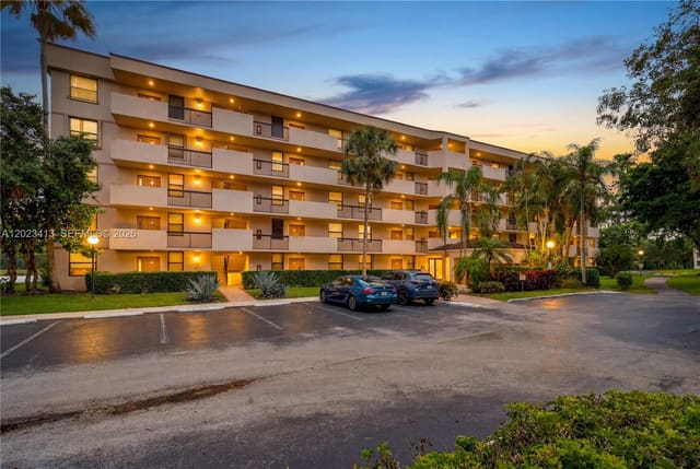 2768 S Carambola Circle S 206, Applewood Village Ii-F Co, Coconut Creek, FL