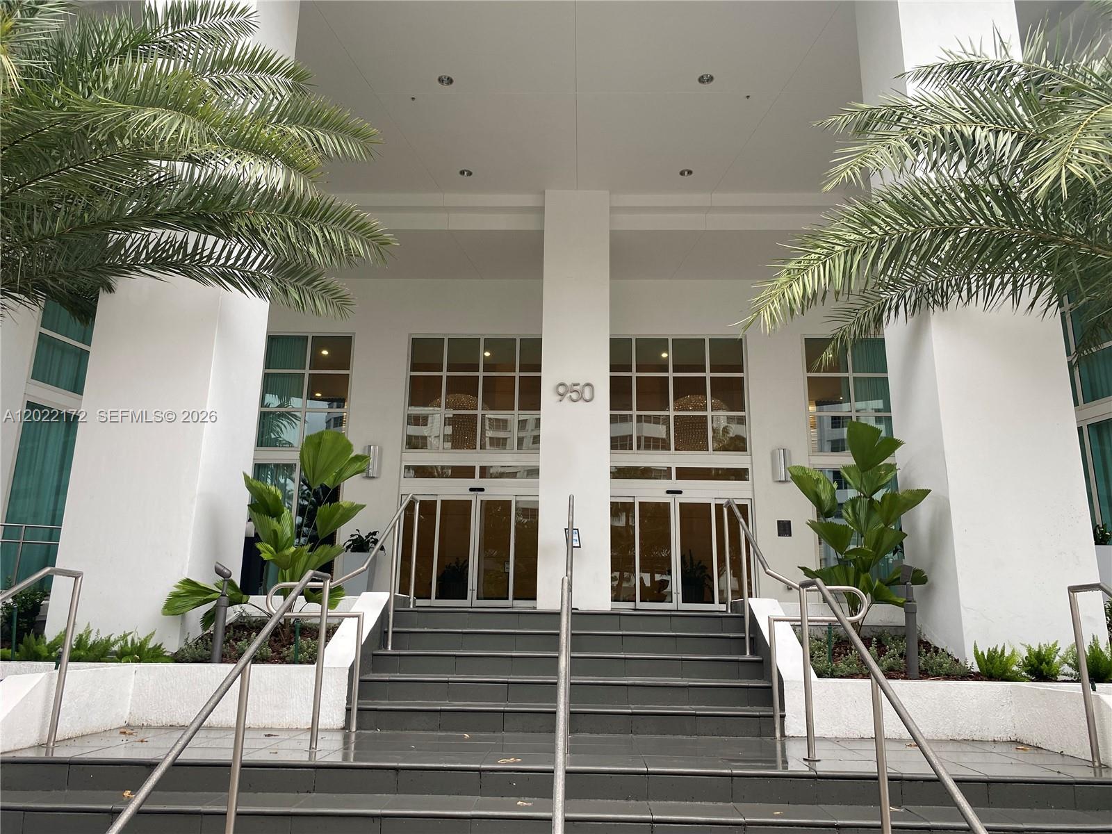 950 Brickell Bay Drive 2206, Miami, FL 33131, Miami