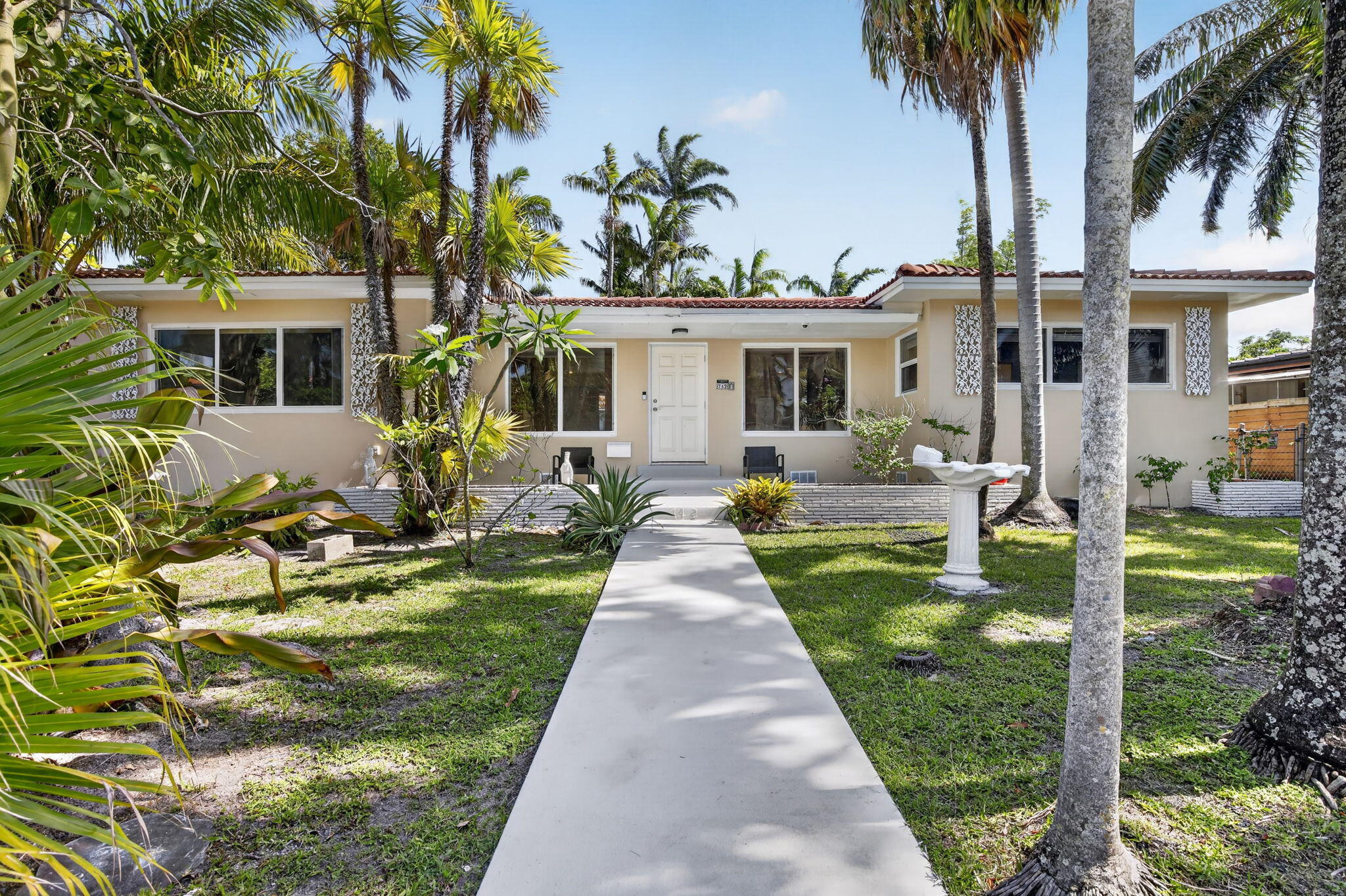 742 Hollywood Boulevard, Hollywood, FL 33019, Hollywood