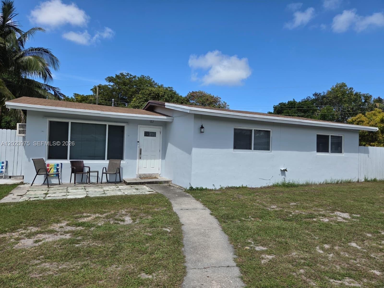 1524 NW 12th Terrace — photo 4