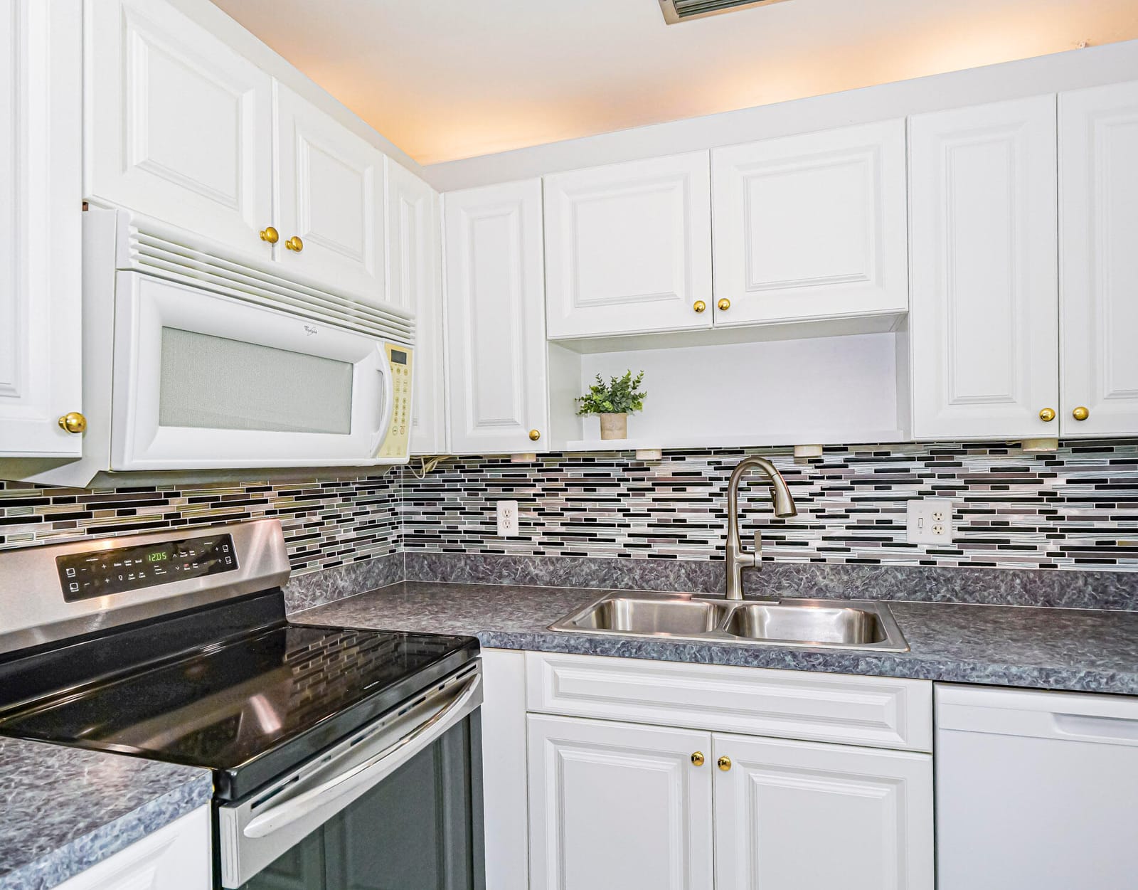 109 Spring Lake Court 105, Vero Beach, FL 32962 photo 9