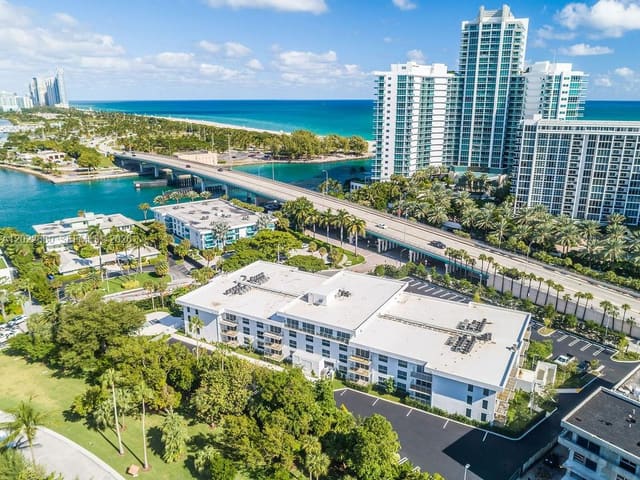 10250 Collins Avenue 307, Residences At Bh, Bal Harbour, FL