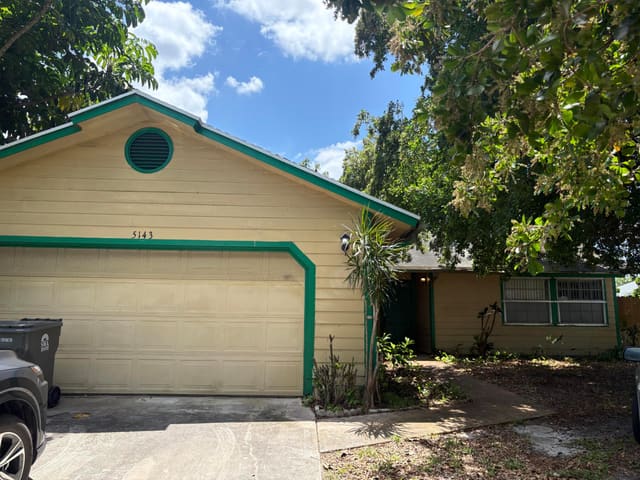 5143 El Claro Circle, West Palm Beach, FL 33415