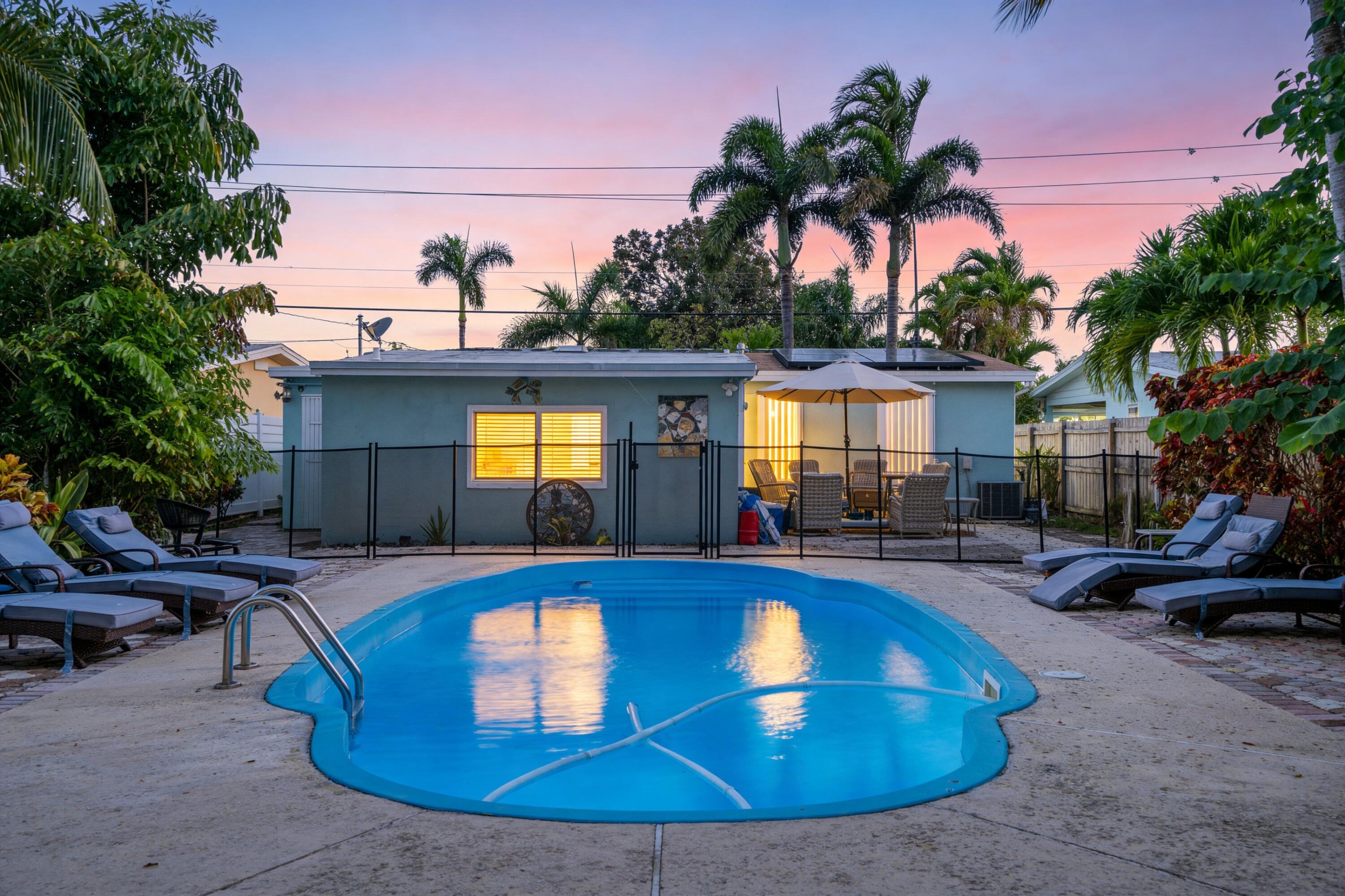 702 W Bloxham Street, Lantana, FL 33462, Lantana